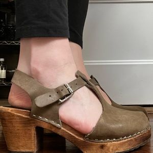 Lotta From Stockholm Highwood T bar clog in taupe size 40
